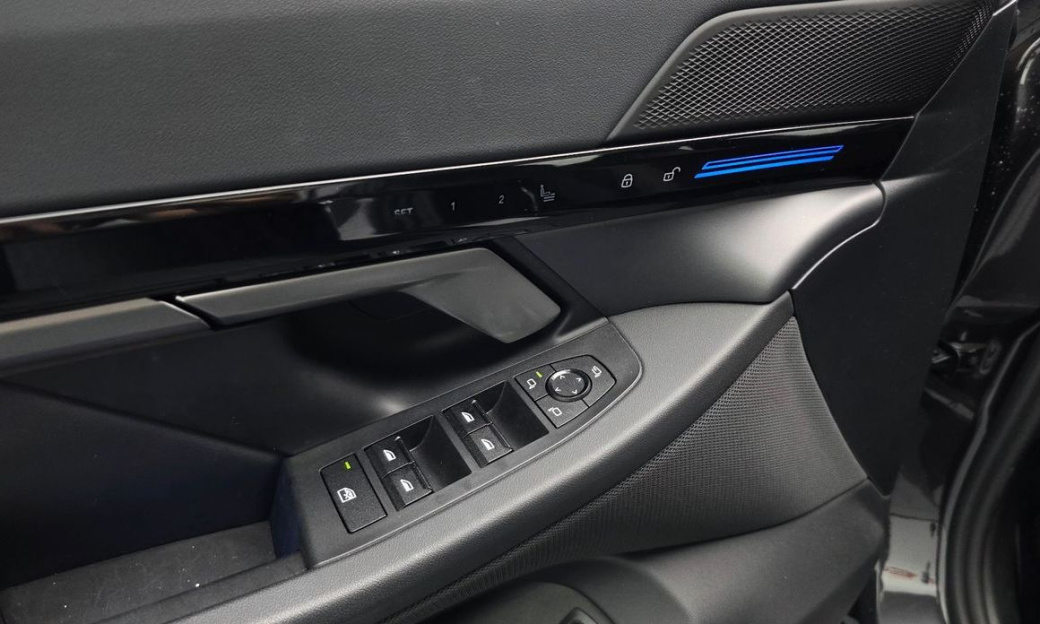BMW 5-Series 520i, 2024