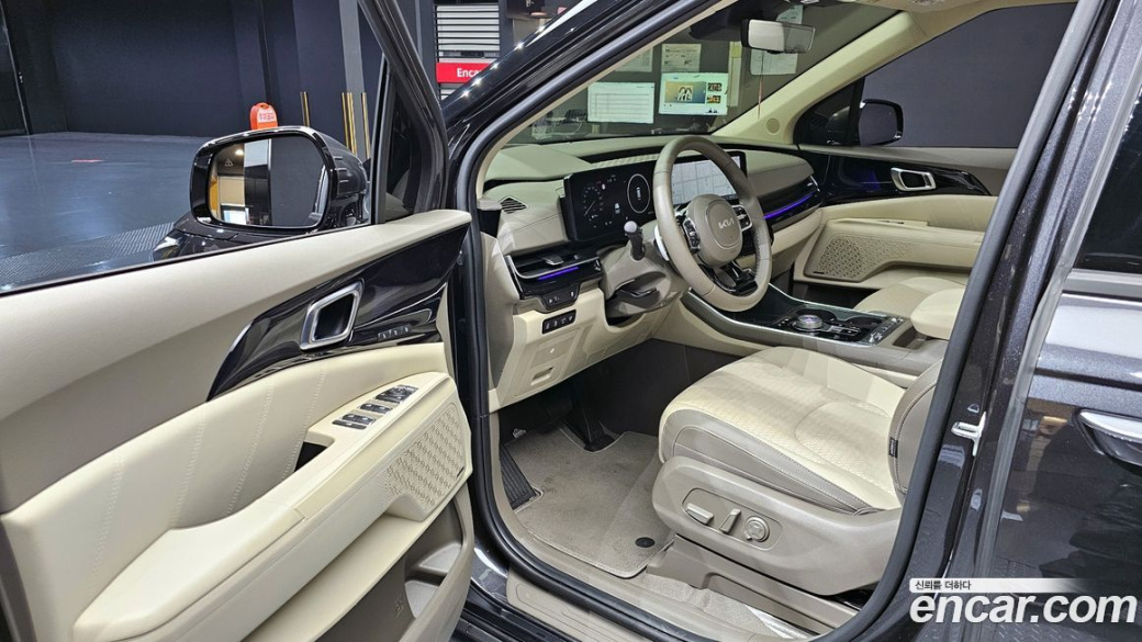 Kia Carnival 7-Seater Gravity, 2024