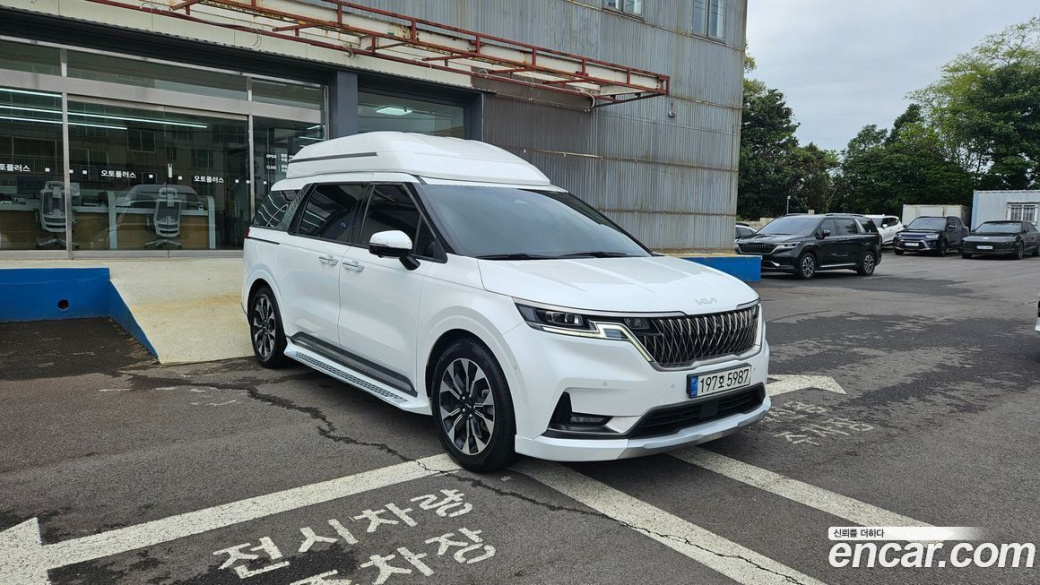 Kia Carnival 9-Seater Hi-Limousine, 2022
