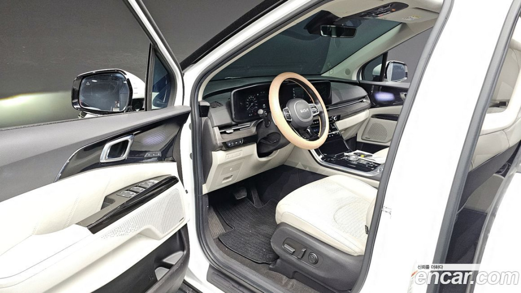 Kia Carnival 9-Seater Signature, 2023