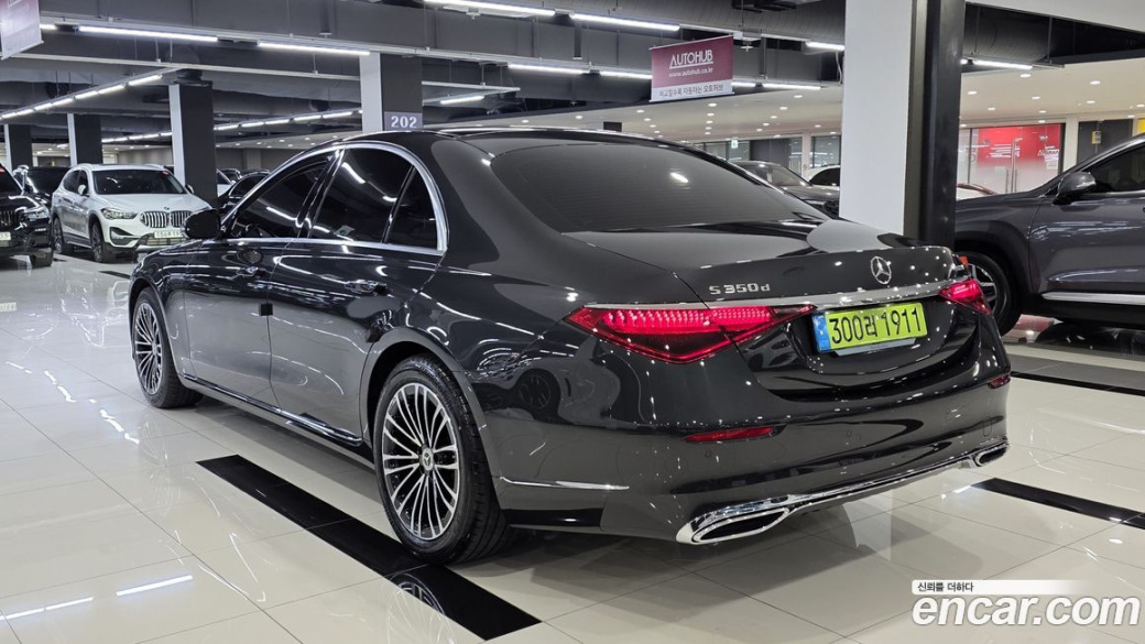 Mercedes-Benz S-Class S350 d 4MATIC, 2025