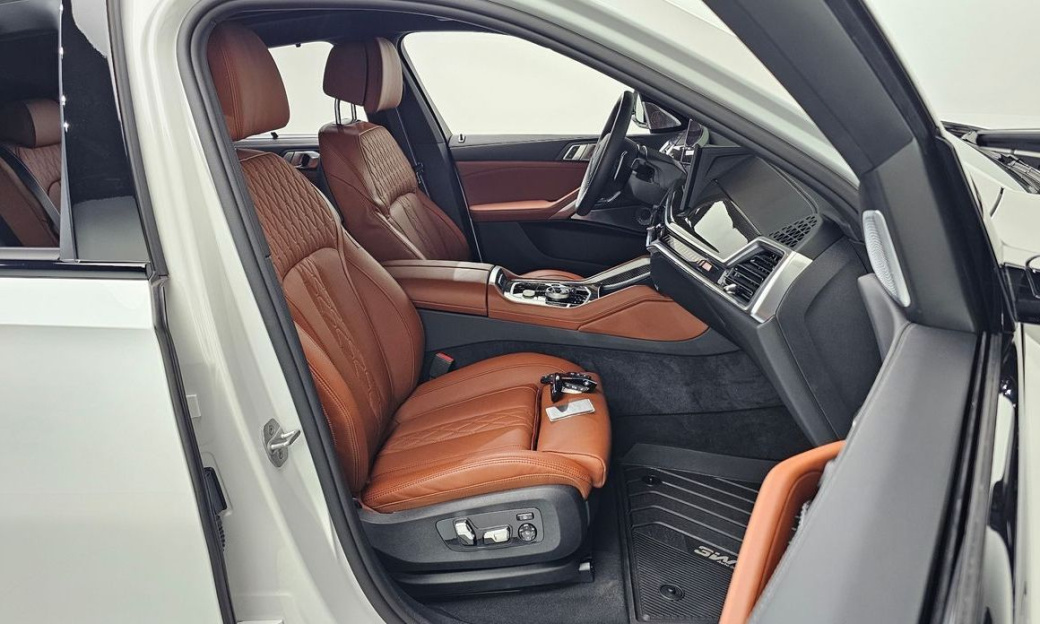 BMW X6 M60i, 2025