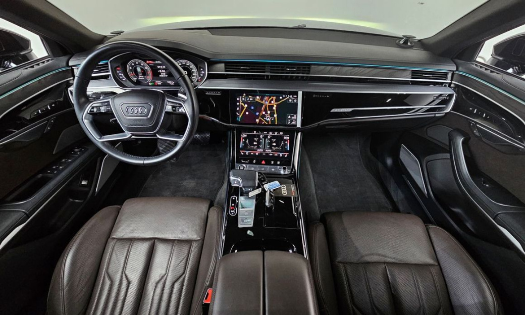 Audi A8 55 TFSI Quattro Premium LWB, 2023