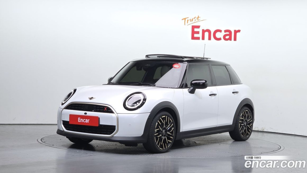 Mini Cooper 5 Door Favoured, 2025