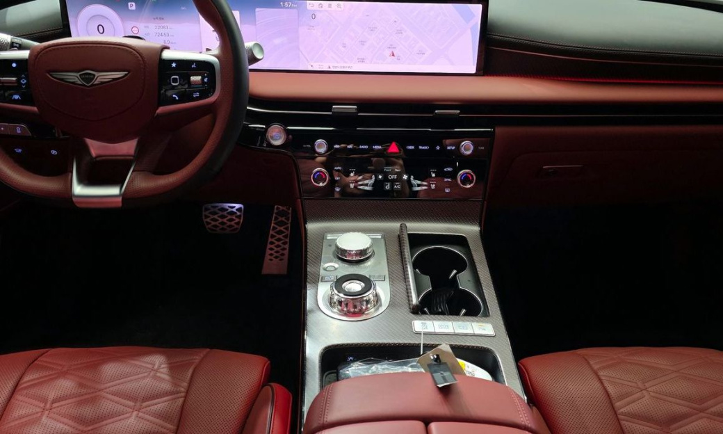 Genesis G80 Gasoline 2.5 Turbo AWD, 2025