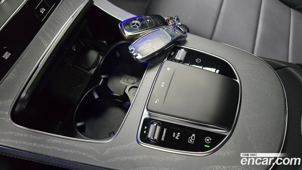 Mercedes-Benz E-Class E350 4MATIC AMG Line, 2023
