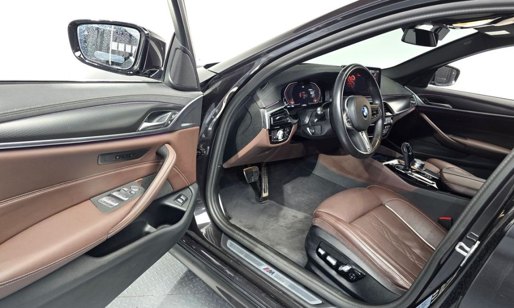 BMW 5-Series 523d M Sport, 2023