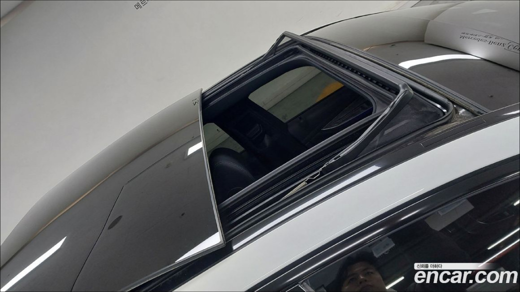 Mercedes-Benz E-Class E350 4MATIC AMG Line, 2023