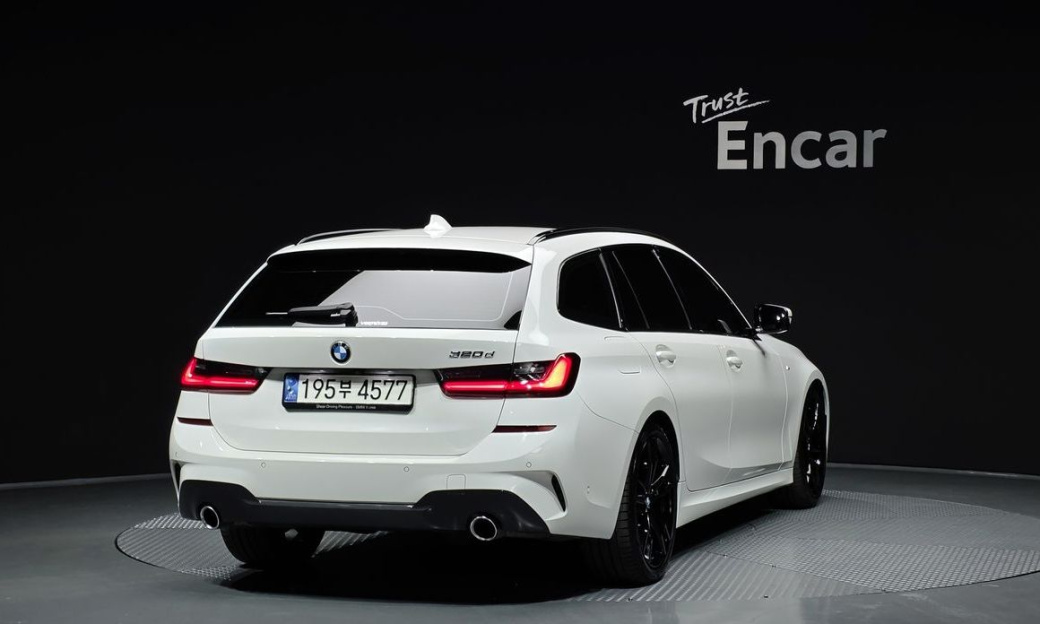 BMW 3-Series 320d Touring M Sport, 2022
