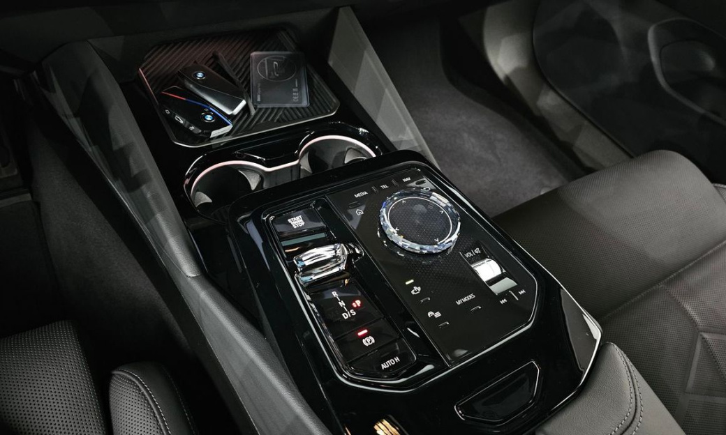 BMW 5-Series 530i xDrive M Sport, 2025