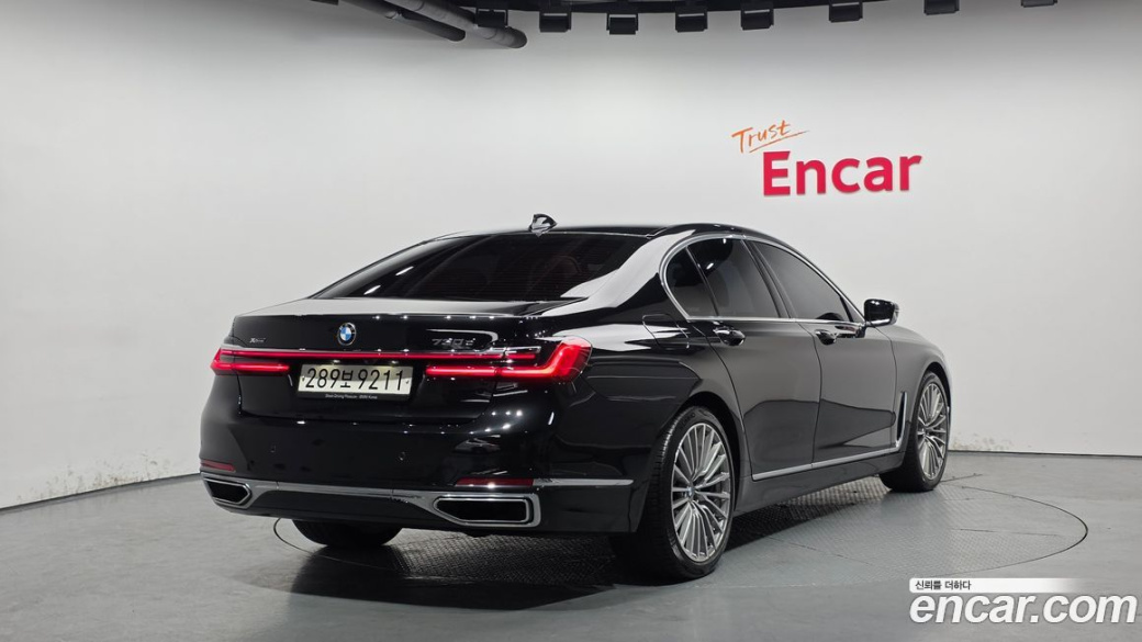BMW 7-Series 730d xDrive Design Pure Excellence, 2021