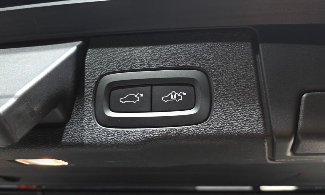 Volvo XC60 B5 Ultimate Bright, 2023