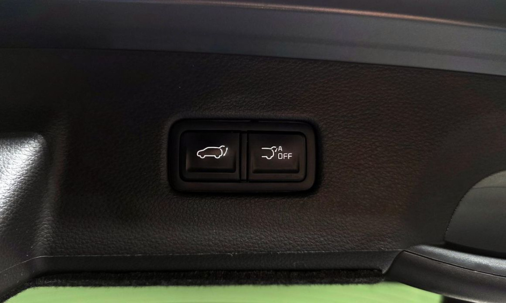 Kia Carnival 9-Seater Signature, 2023
