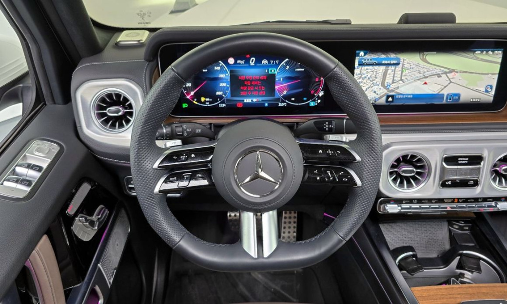 Mercedes-Benz G-Class G450d, 2025