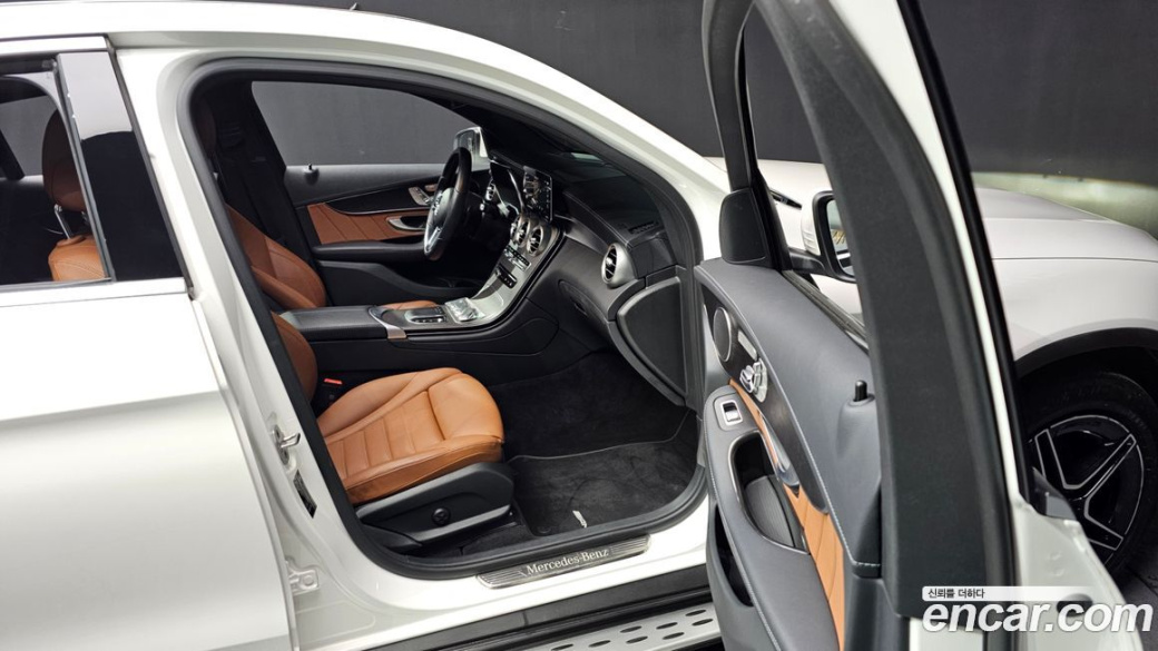 Mercedes-Benz GLC-Class GCL300 4MATIC Coupe, 2023