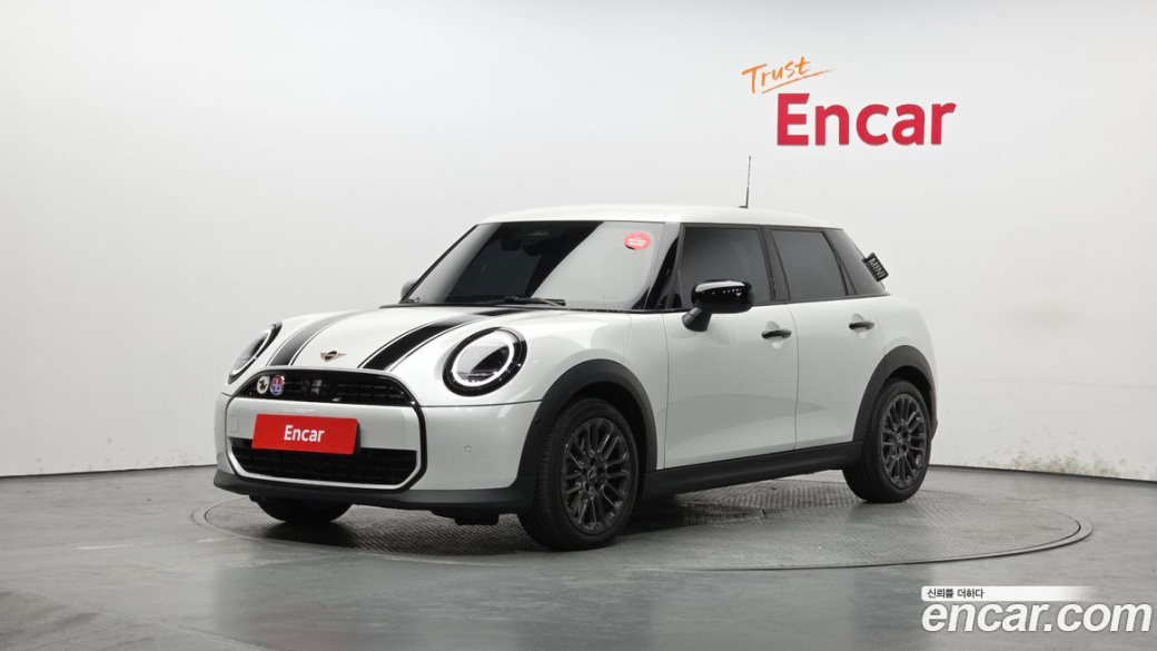 Mini Cooper 5Door Essential, 2025