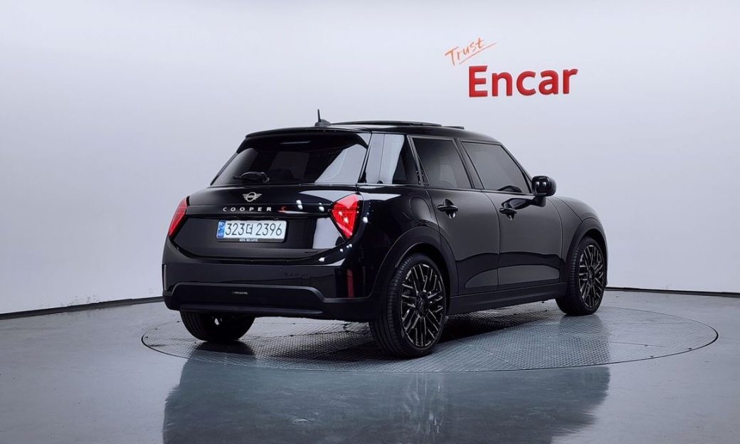 Mini Cooper 5 Door Favoured, 2025