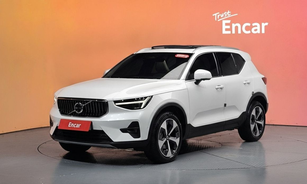 Volvo XC40 B4 Ultimate Bright, 2024