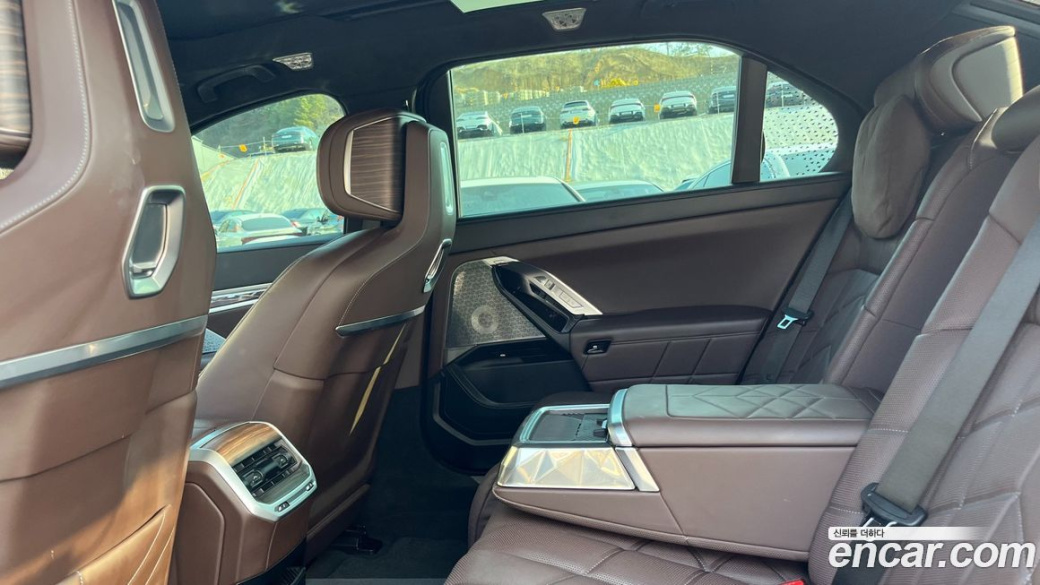BMW 7-Series 740i sDrive M Sport Individual, 2023
