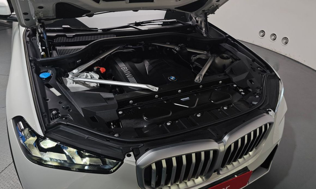 BMW X5 xDrive 40i xLine, 2024
