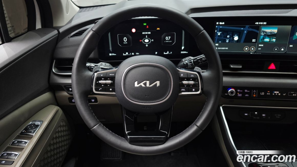 Kia Carnival 9-Seater Noblesse, 2025