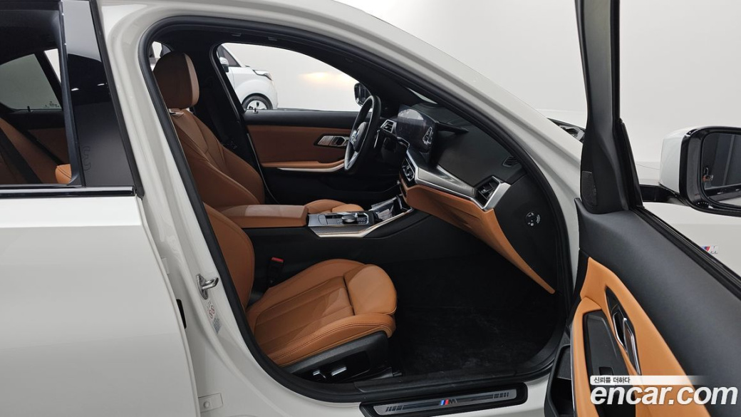 BMW 3-Series 320i M Sport, 2023