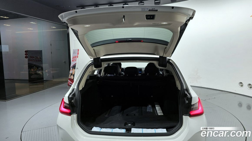 BMW 3-Series 320d Touring, 2023