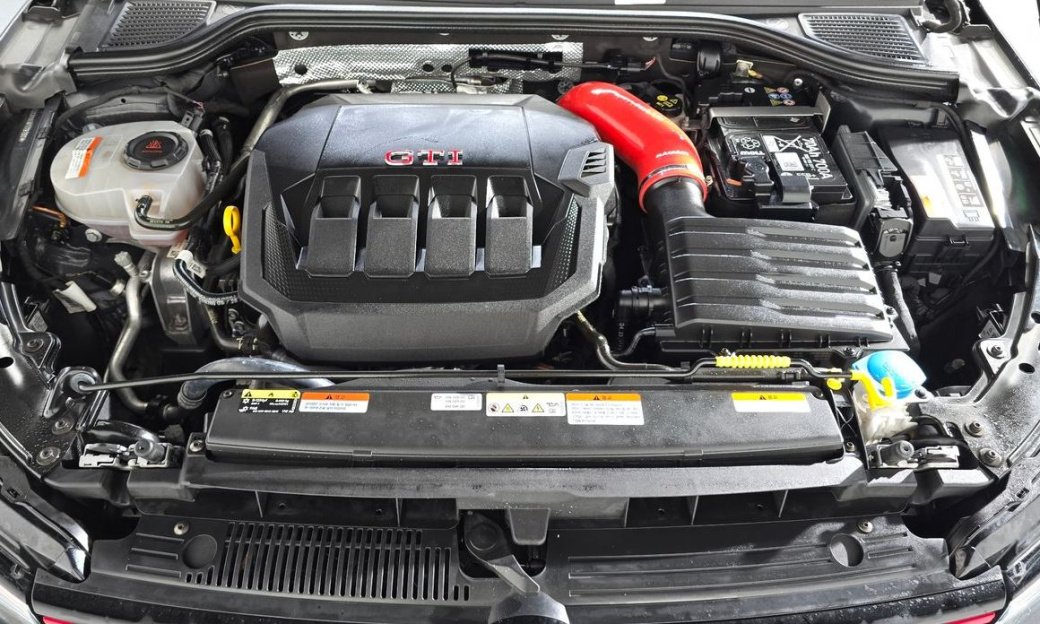 Volkswagen Golf 2.0 GTI, 2024