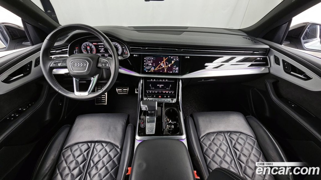 Audi Q8 55 TFSI Quattro Premium, 2022
