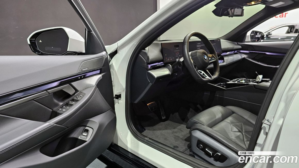 BMW 5-Series 530i xDrive M Sport, 2025