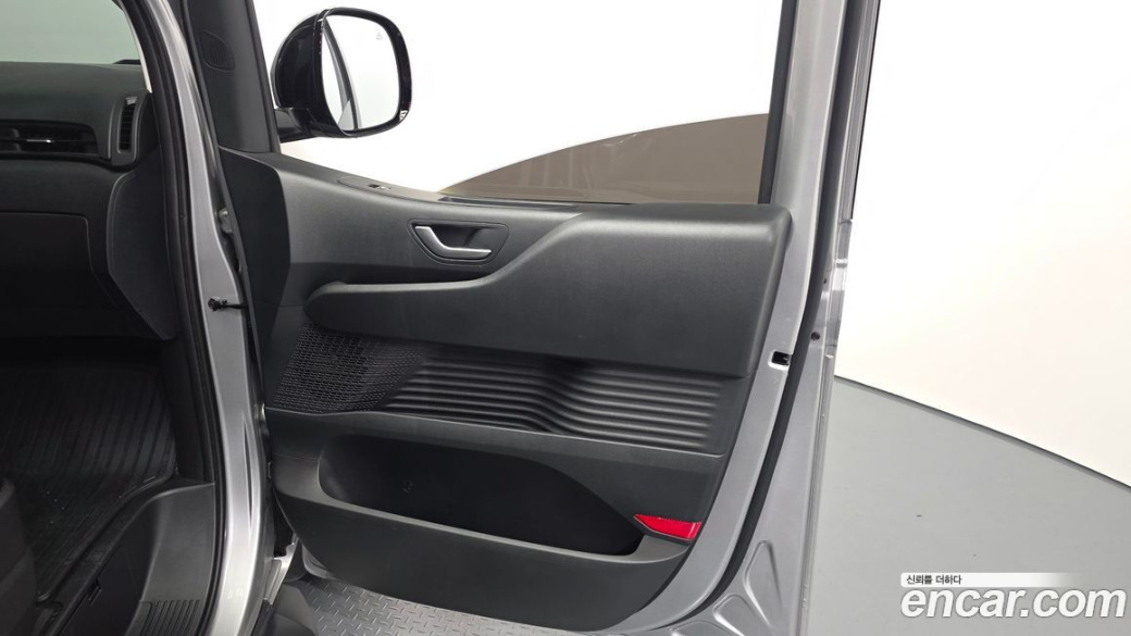 Hyundai Staria Tourer 9-Seater, 2025
