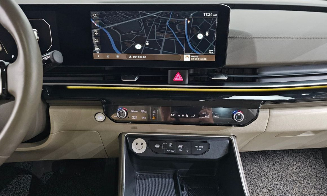 Kia Carnival 9-Seater Signature, 2024