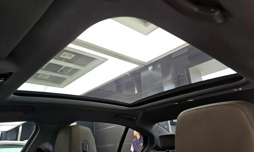 BMW 5-Series 520i, 2025
