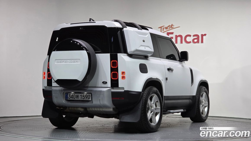 Land Rover Defender 90 D250 SE, 2022