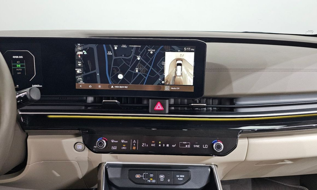 Kia Carnival 7-Seater Signature, 2024