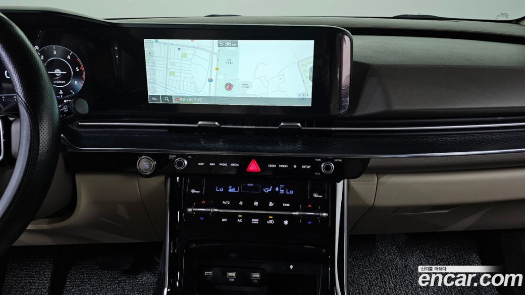 Kia Carnival 9-Seater Hi-Limousine, 2023