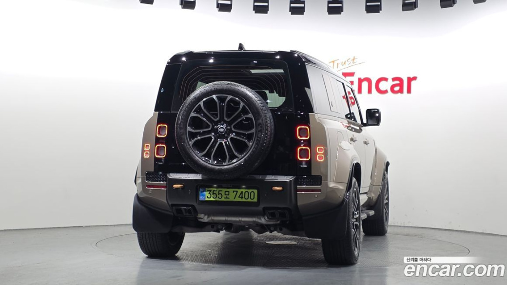 Land Rover Defender 110 P635 Octa, 2025