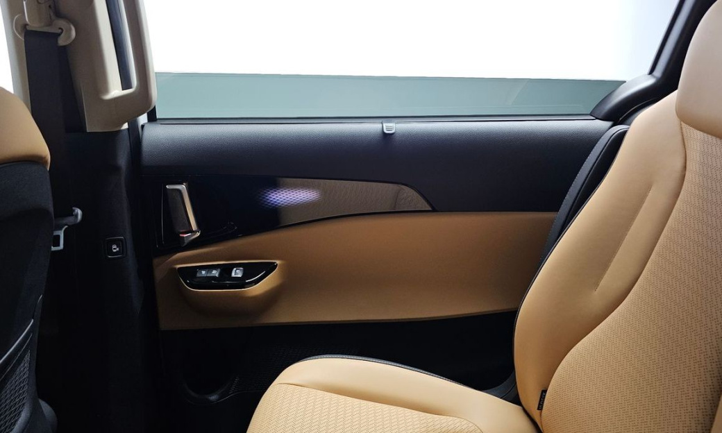 Kia Carnival 9-Seater Signature, 2023
