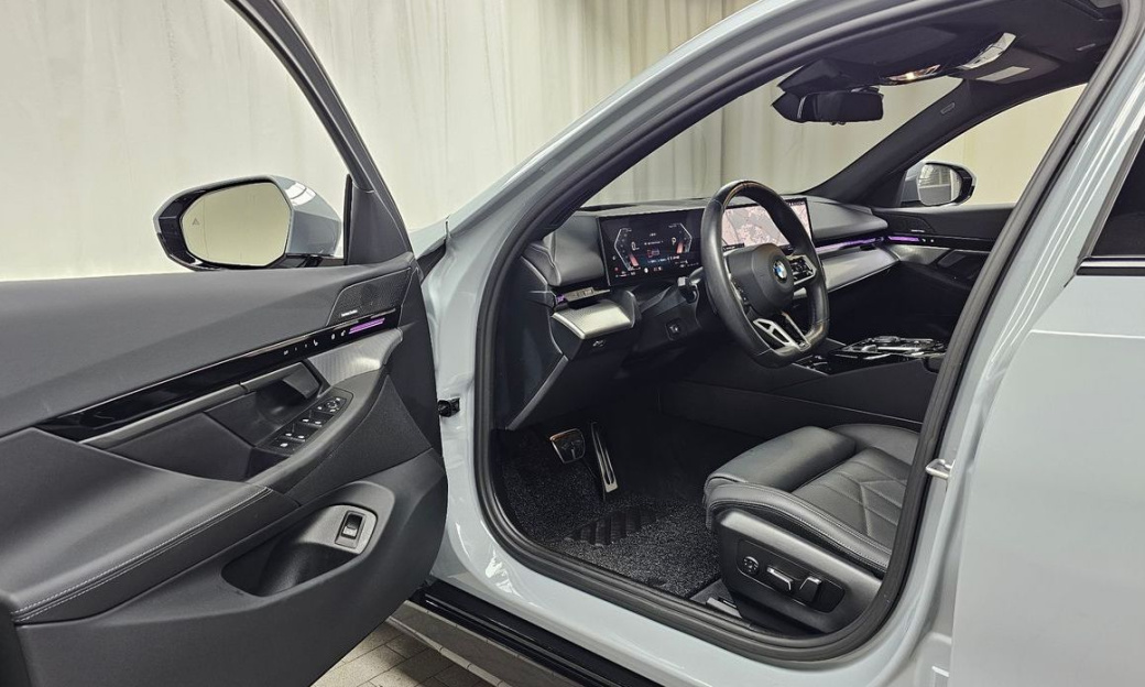 BMW 5-Series 520i M Sport, 2024