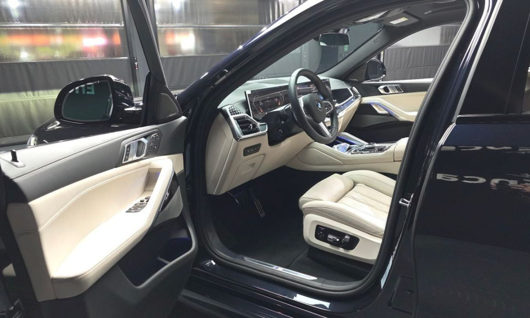 BMW X6 xDrive40i M Sport, 2025