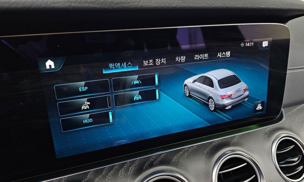 Mercedes-Benz E-Class E350 4MATIC AMG Line, 2022