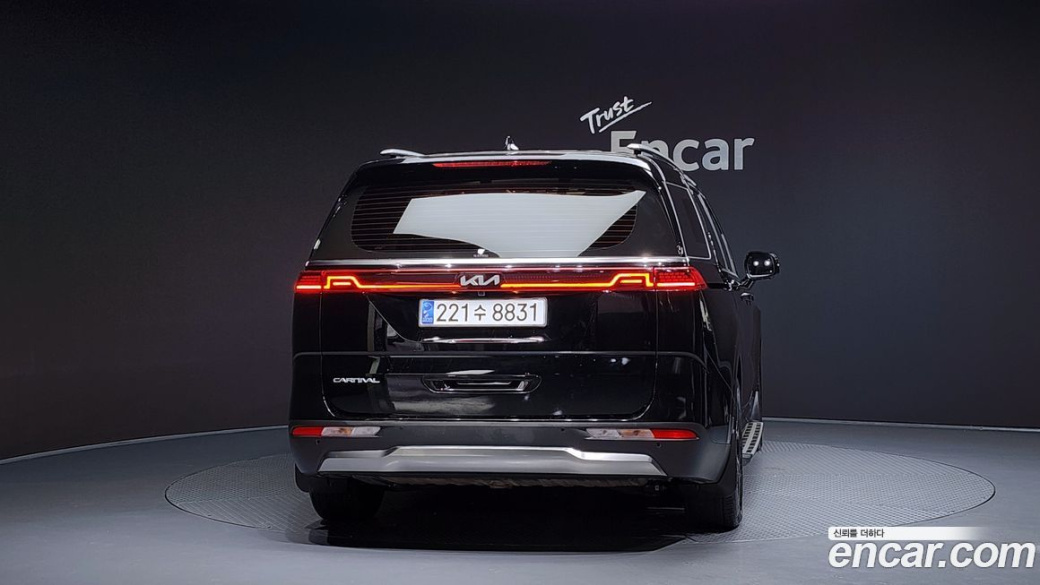 Kia Carnival 7-Seater Signature, 2023