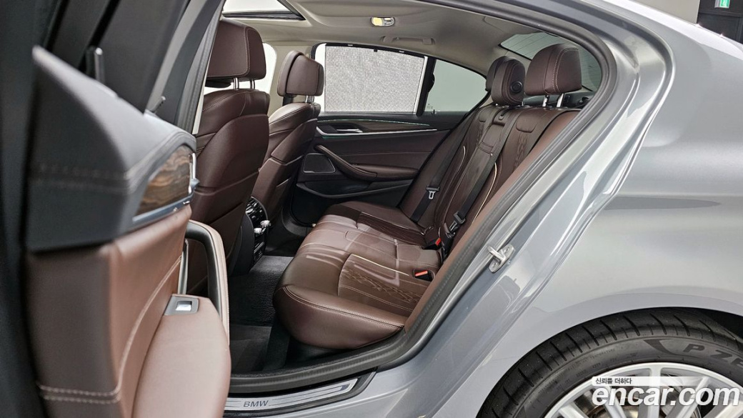 BMW 5-Series 530i xDrive Luxury, 2023