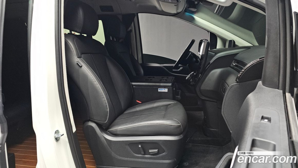 Hyundai Staria 4WD Camper, 2023