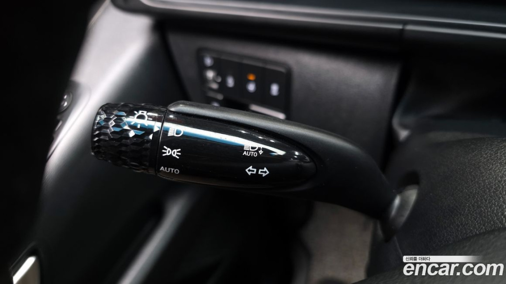 Hyundai Staria 4WD Tourer 9-Seater, 2025
