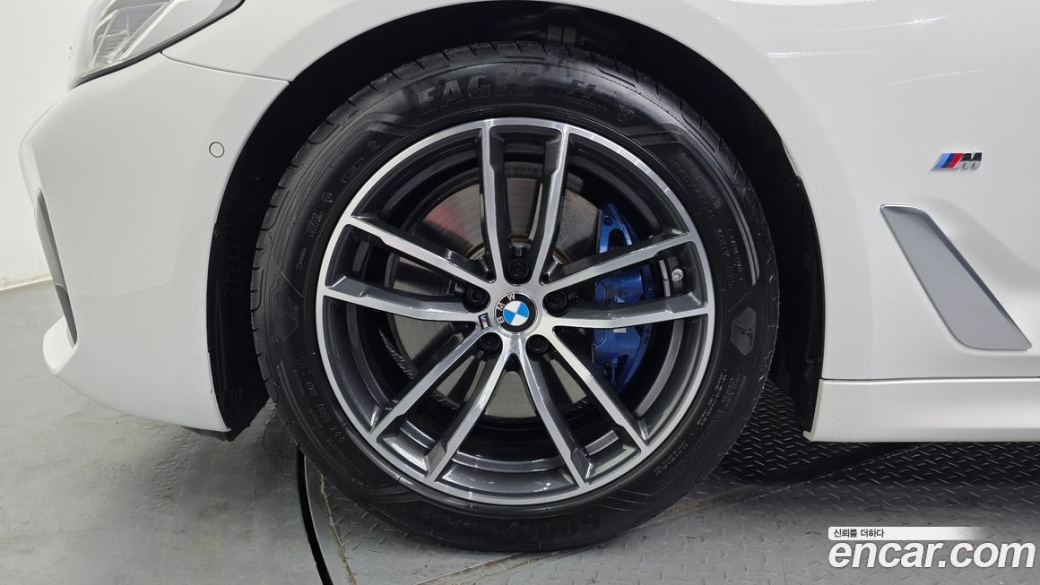 BMW 5-Series 520i M Sport, 2023