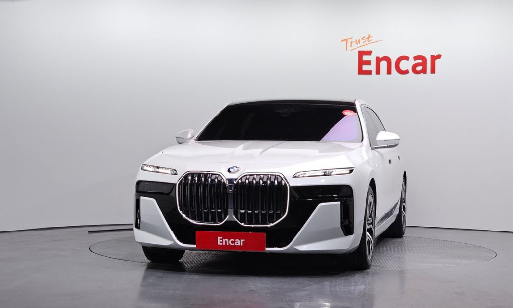 BMW 7-Series 740i xDrive M Sport, 2025