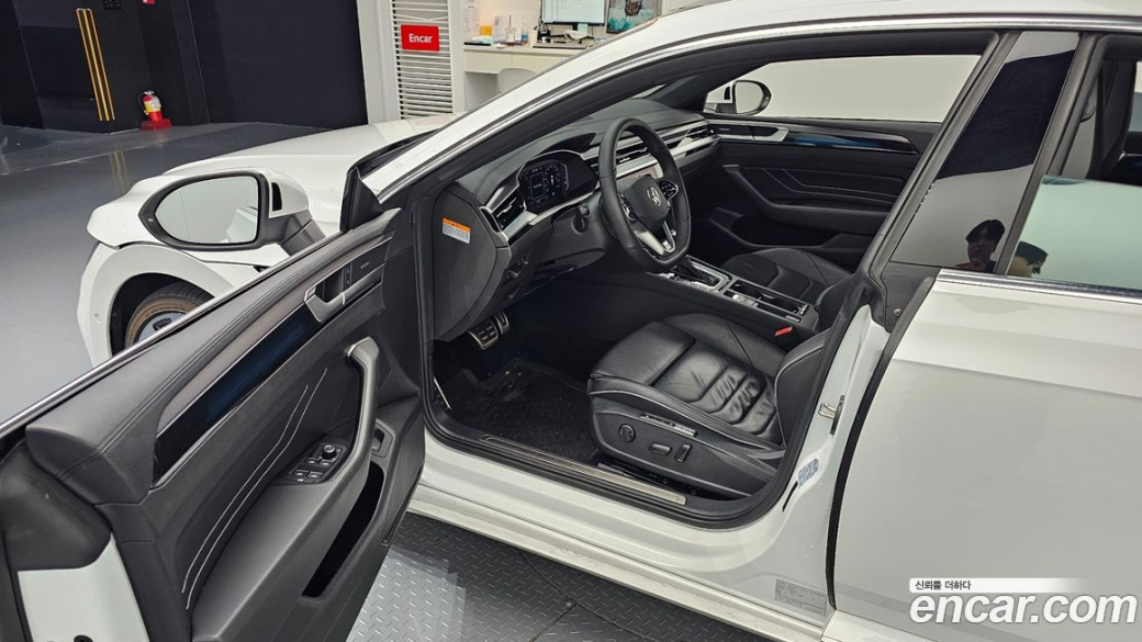 Volkswagen Arteon 2.0 TDI R-LIINE 4Motion, 2022