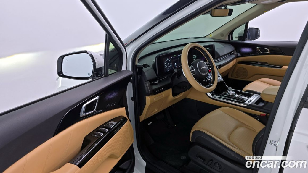 Kia Carnival 7-Seater Signature, 2023