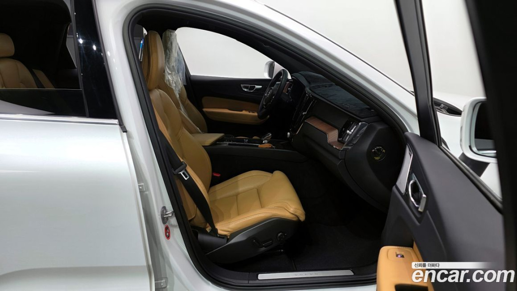 Volvo XC60 B5 Ultimate Bright, 2023